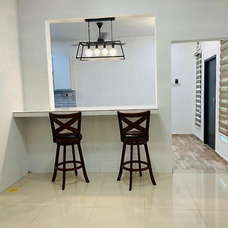 Nazirin Homestay No 27 Tmn Desa Manjung Lumut Eksteriør bilde