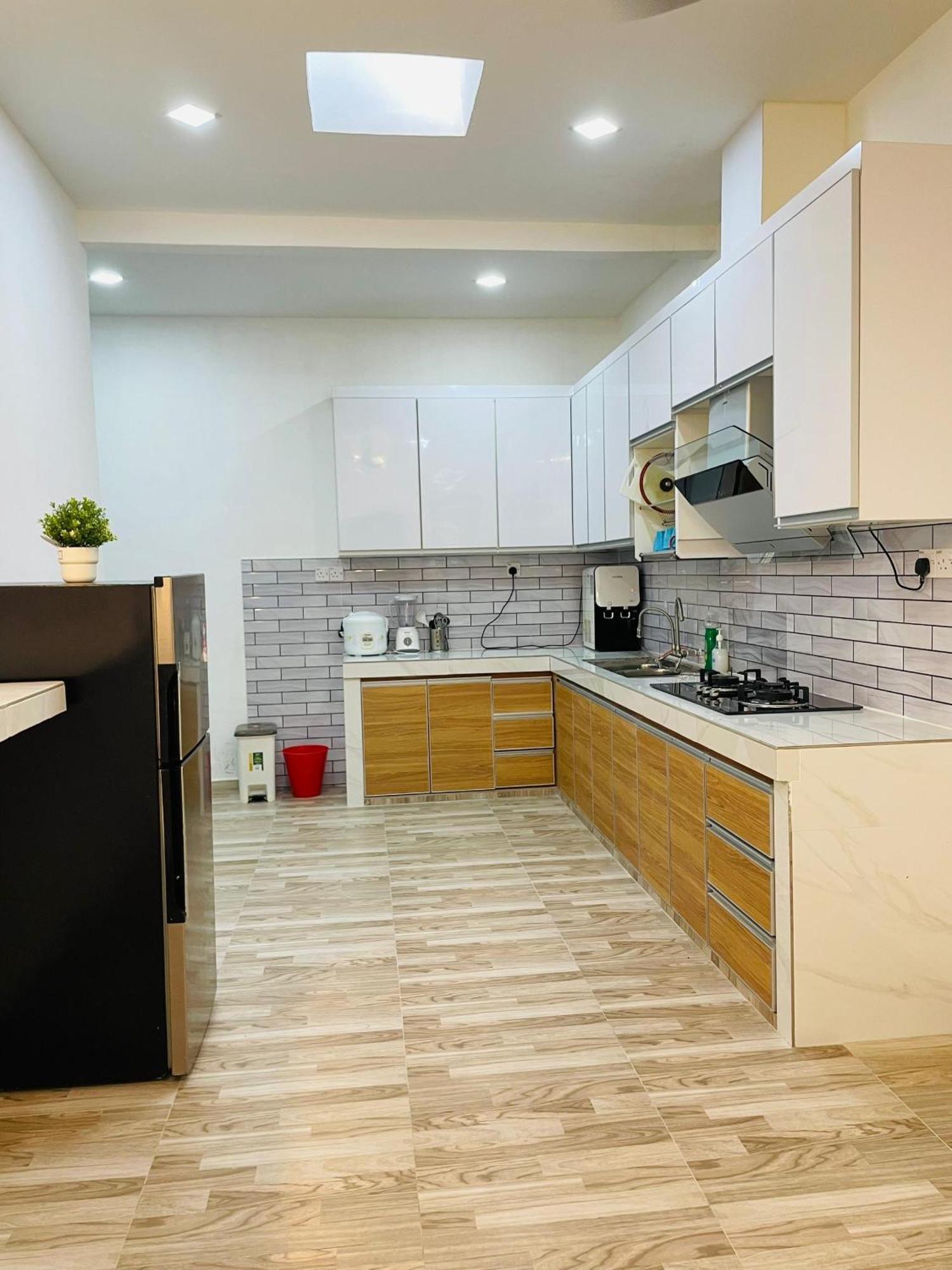 Nazirin Homestay No 27 Tmn Desa Manjung Lumut Eksteriør bilde